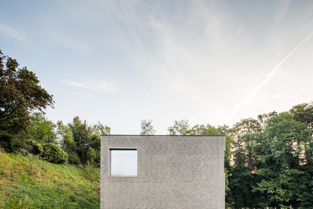 Architekturfotografie
Monolith 1,
Meilen,Schweiz,
Think Architecture
Exterieur
Graue Tonhöhe
Fenster an der Fassade